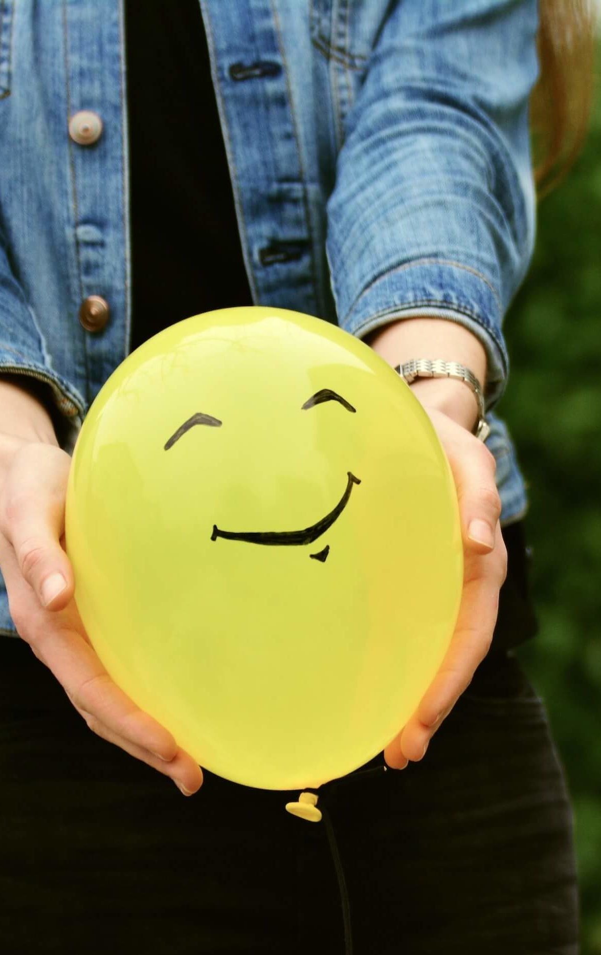 Haende-Ballon Lebensberatung zur Überwindung von Krisen und Hindernissen für mehr Freude